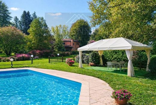 Villa à Arona, Novare