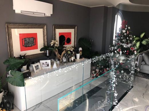 Ρετιρέ σε Loano, Provincia di Savona