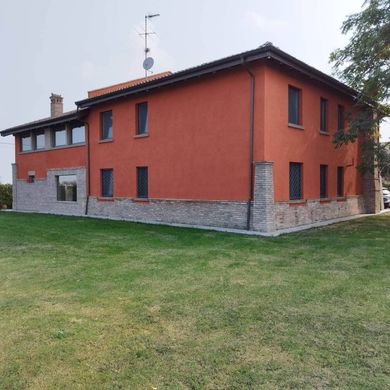 Köy evi Torrile, Parma ilçesinde