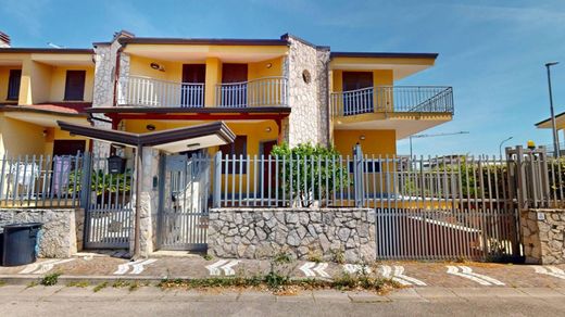 Villa in Mariglianella, Naples