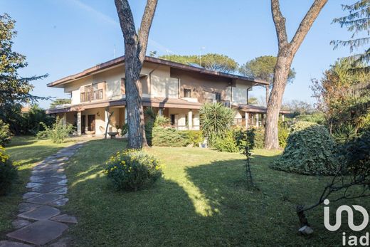 Villa in Rome, Latium