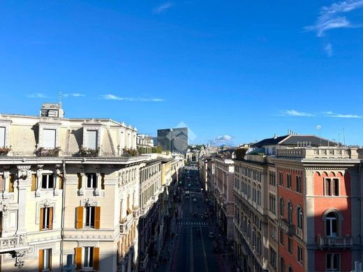 Apartment / Etagenwohnung in Genua, Ligurien