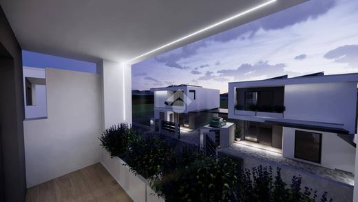 Villa in Oleggio, Provincia di Novara