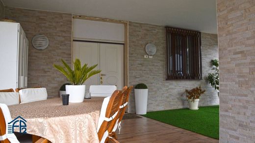 Villa in Cinisello Balsamo, Milan