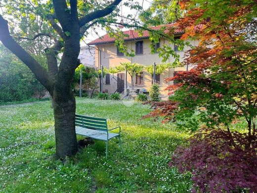 Villa a Vimercate, Monza e Brianza