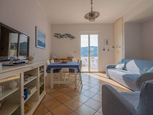 Piso / Apartamento en Noli, Provincia di Savona