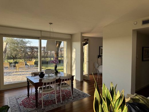 Villa in Reggio nell'Emilia, Provincia di Reggio Emilia