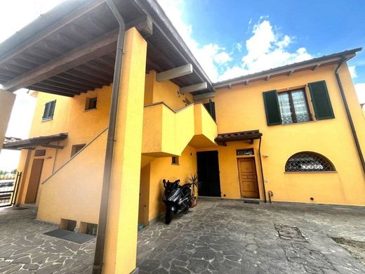 Villa in Campi Bisenzio, Florence