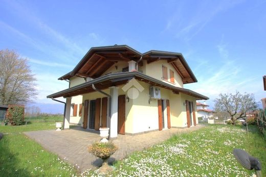 Villa in Garbagnate Monastero, Provincia di Lecco