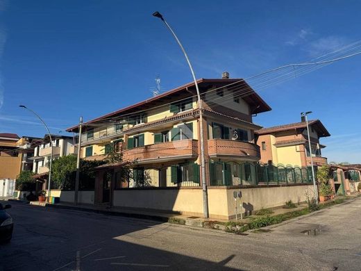 Willa w Aversa, Provincia di Caserta