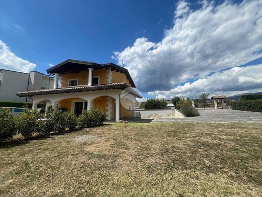 Villa in L'Aquila, Provincia dell' Aquila