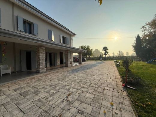 ‏וילה ב  Castelfranco Emilia, Provincia di Modena