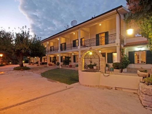 Вилла, Pollutri, Provincia di Chieti