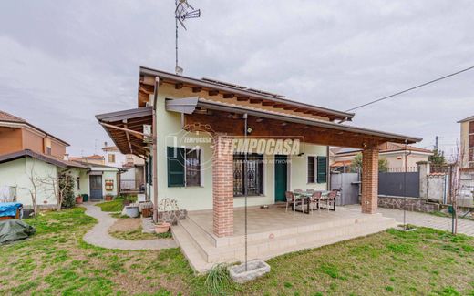 빌라 / Mortara, Provincia di Pavia