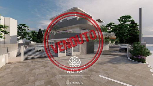 Attico a Saronno, Varese