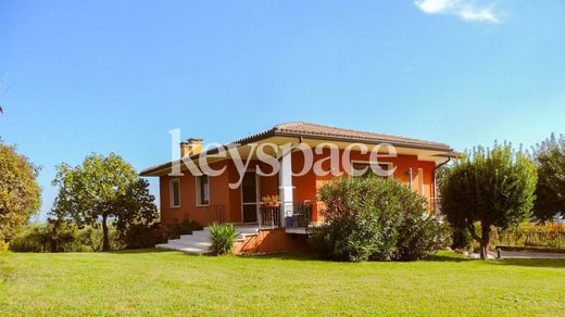 Villa Montecchio Maggiore-Alte Ceccato, Vicenza ilçesinde