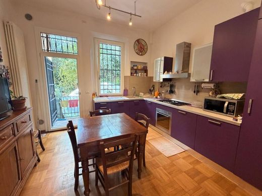 Appartamento a Bologna, Emilia-Romagna