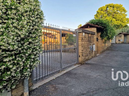 Villa in Rome, Latium