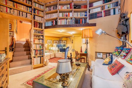 Apartment / Etagenwohnung in Rom, Latium