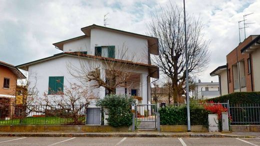 빌라 / Medicina-Buda, Bologna