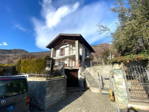 Villa in Saint-Christophe, Valle d'Aosta