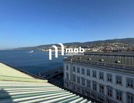 Apartment / Etagenwohnung in Triest, Friaul-Venetien