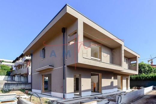 ﻓﻴﻼ ﻓﻲ Lurago d'Erba, Provincia di Como