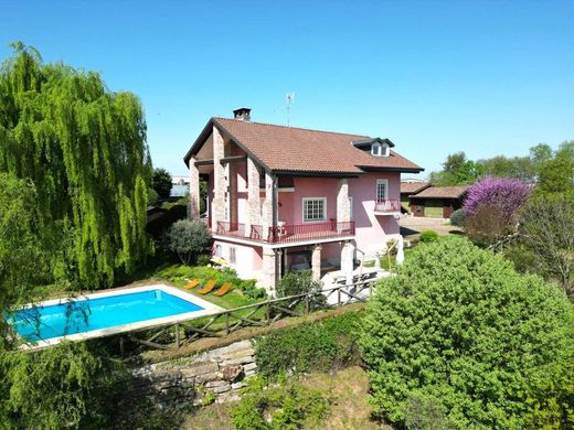 Villa in Cherasco, Provincia di Cuneo