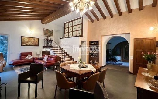 ﻓﻴﻼ ﻓﻲ Fino Mornasco, Provincia di Como