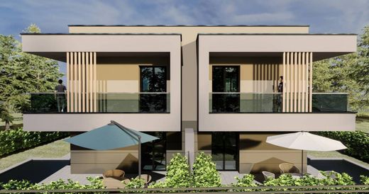 Villa in Gallarate, Provincia di Varese