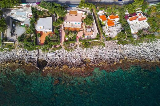 Villa in Palermo, Sicily