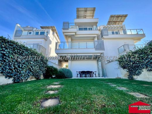 Villa - Fiumicino, Roma