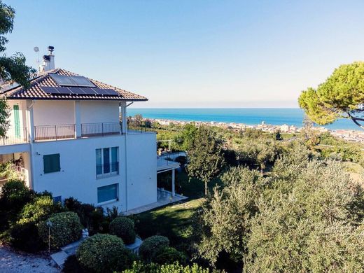 Villa en Potenza Picena, Provincia di Macerata