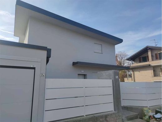 Villa in Briosco, Province of Monza and Brianza