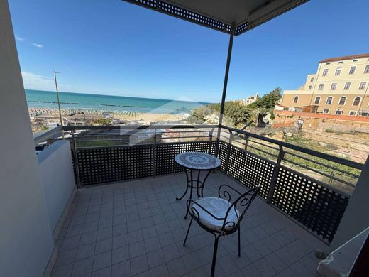 Piso / Apartamento en Termoli, Provincia di Campobasso