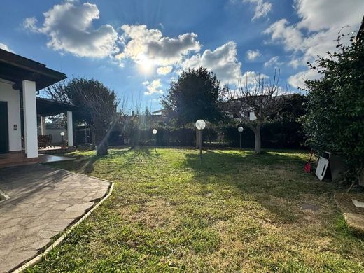 Villa in Rome, Latium