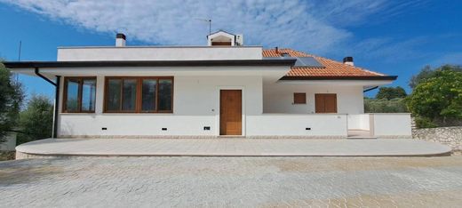 Luxury home in Rodi Garganico, Provincia di Foggia