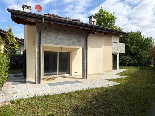 Вилла, Cabiate, Provincia di Como