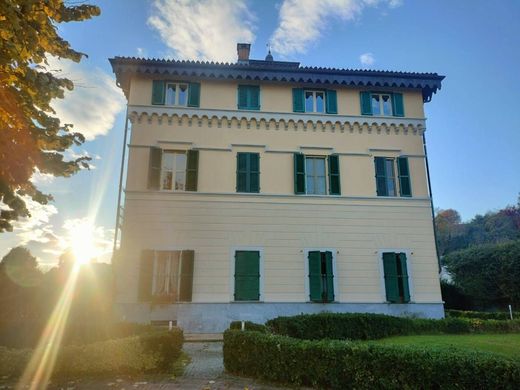 아파트 / Moncalieri, Torino