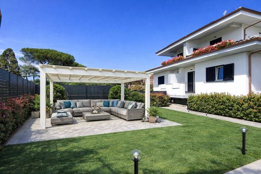 Villa in Rome, Latium