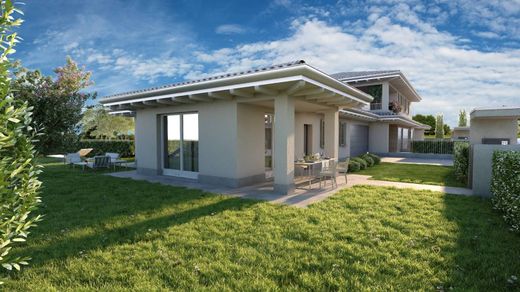 빌라 / Cologno al Serio, Provincia di Bergamo