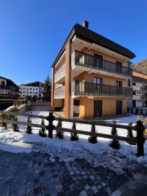 Aprica, Provincia di Sondrioのアパートメント