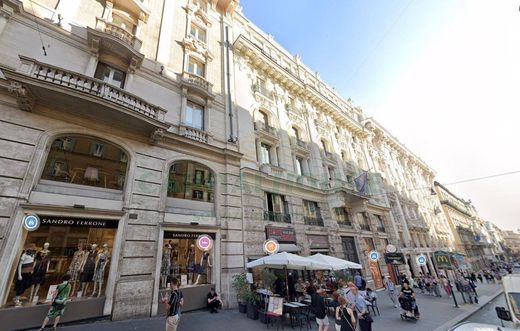 Apartment / Etagenwohnung in Rom, Latium