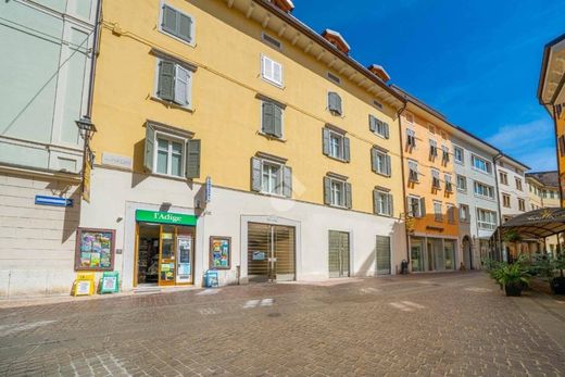 Luksusowy dom w Rovereto, Provincia autonoma di Trento