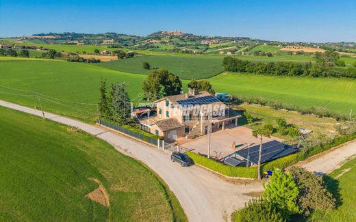 Villa - Montecosaro, Provincia di Macerata