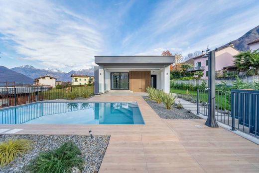 Villa in Colico Piano, Provincia di Lecco