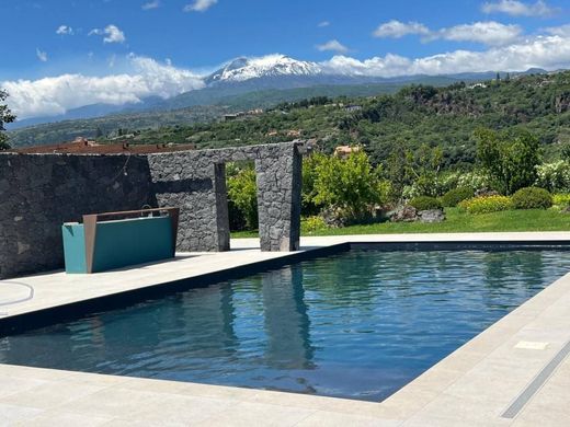 Вилла, Fiumefreddo Sicilia, Catania