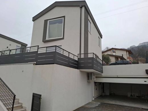 Villa in Creazzo, Provincia di Vicenza