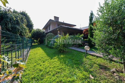 Villa a Vimercate, Monza e Brianza