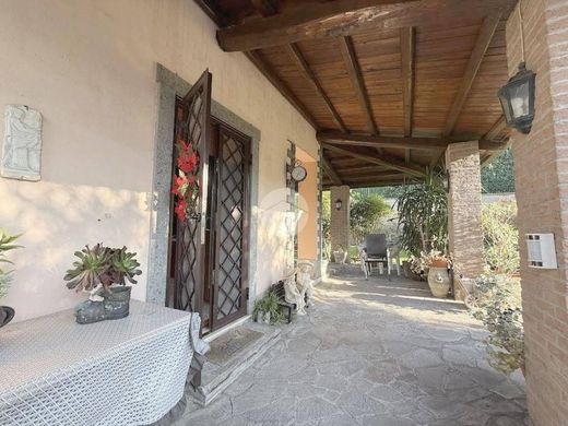 Villa in Ciampino, Rome